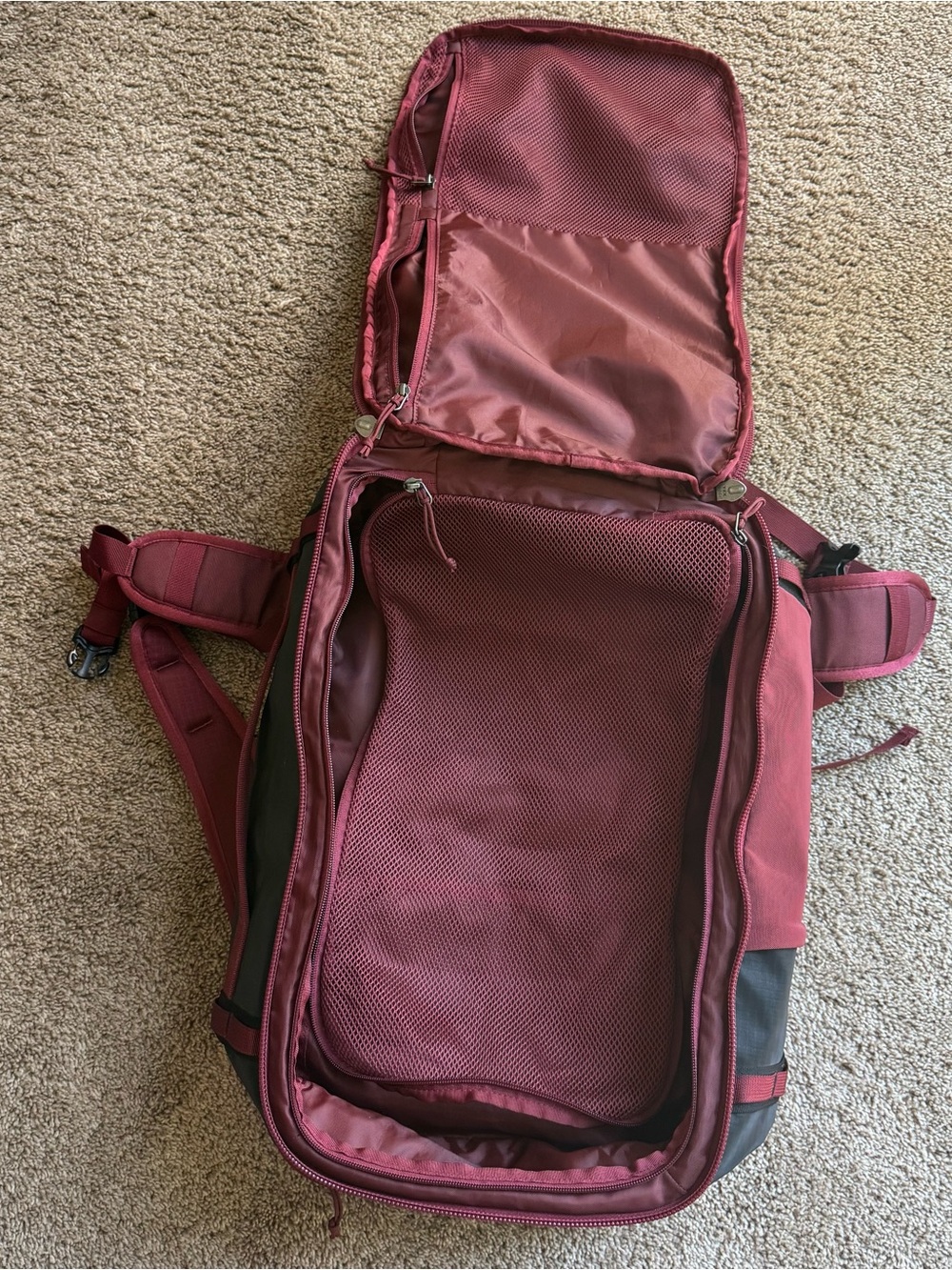 Patagonia Black Hole® Mini MLC® Pack 30L -Maroon discontinued color - Picture 6 of 9